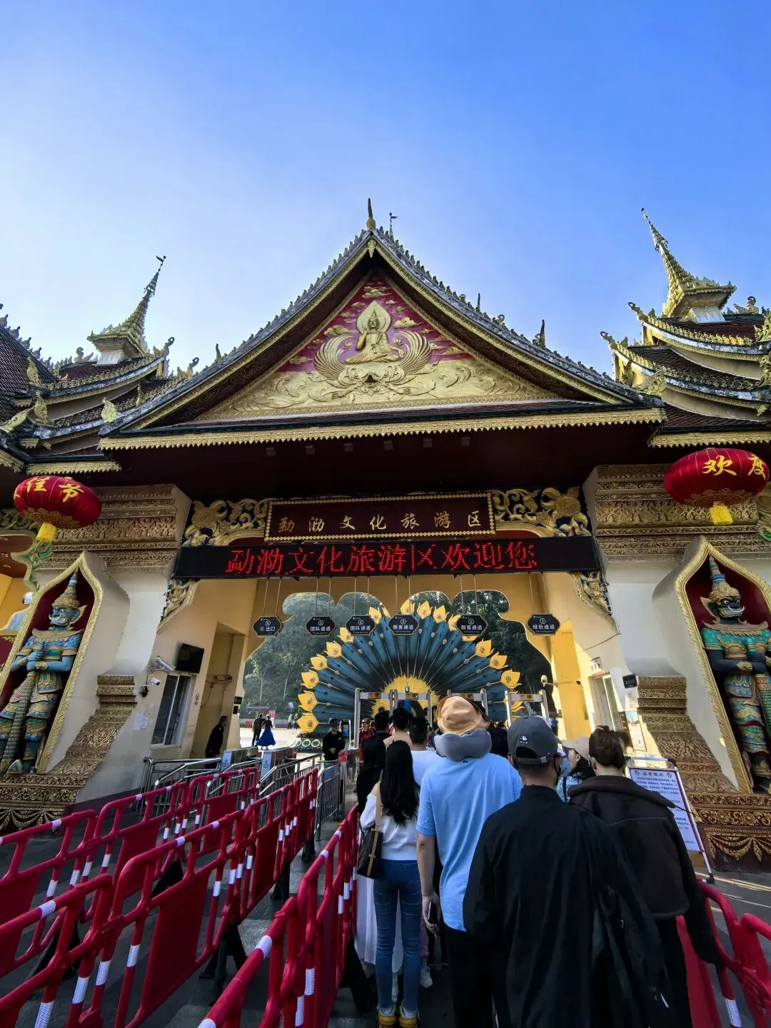 西双版纳勐泐文化景区和曼听御花园游记