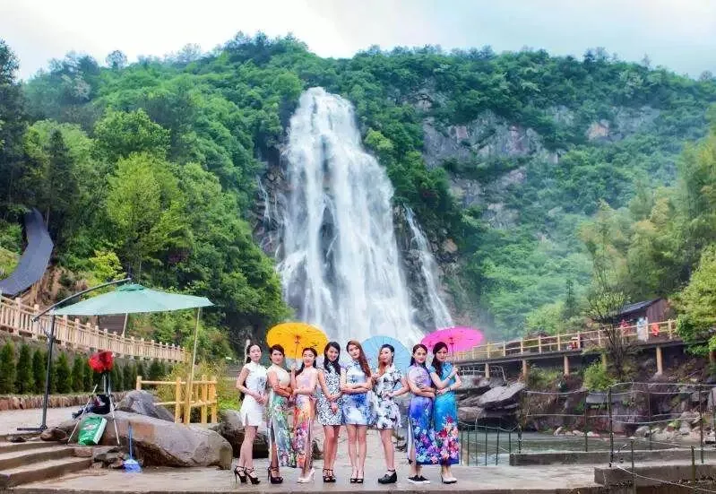 2月25日、27日 5A景区三河古镇+大别山彩虹瀑+玻璃跳台布纯玩二日游!全程0购物0自费,含1早1正餐!