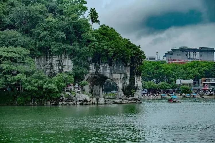 广西桂林市把全国景区的饭碗给砸了