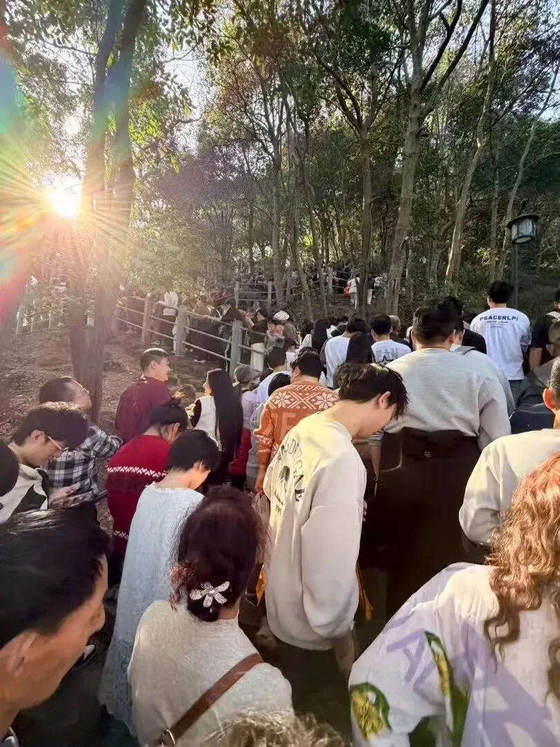 国内一景区喊话:“前方无厕所、无烤肠、无茶叶蛋,各位回家吧”