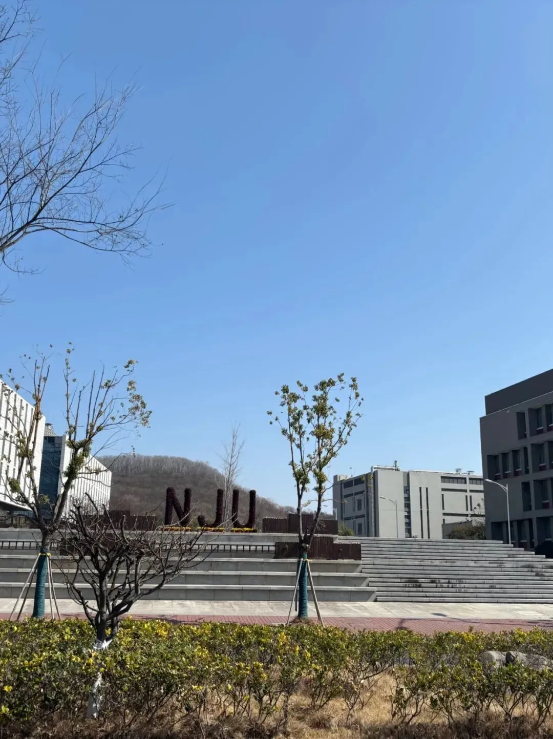 最值得去旅游的地方 是一线城市 那是国内文明的制高点.