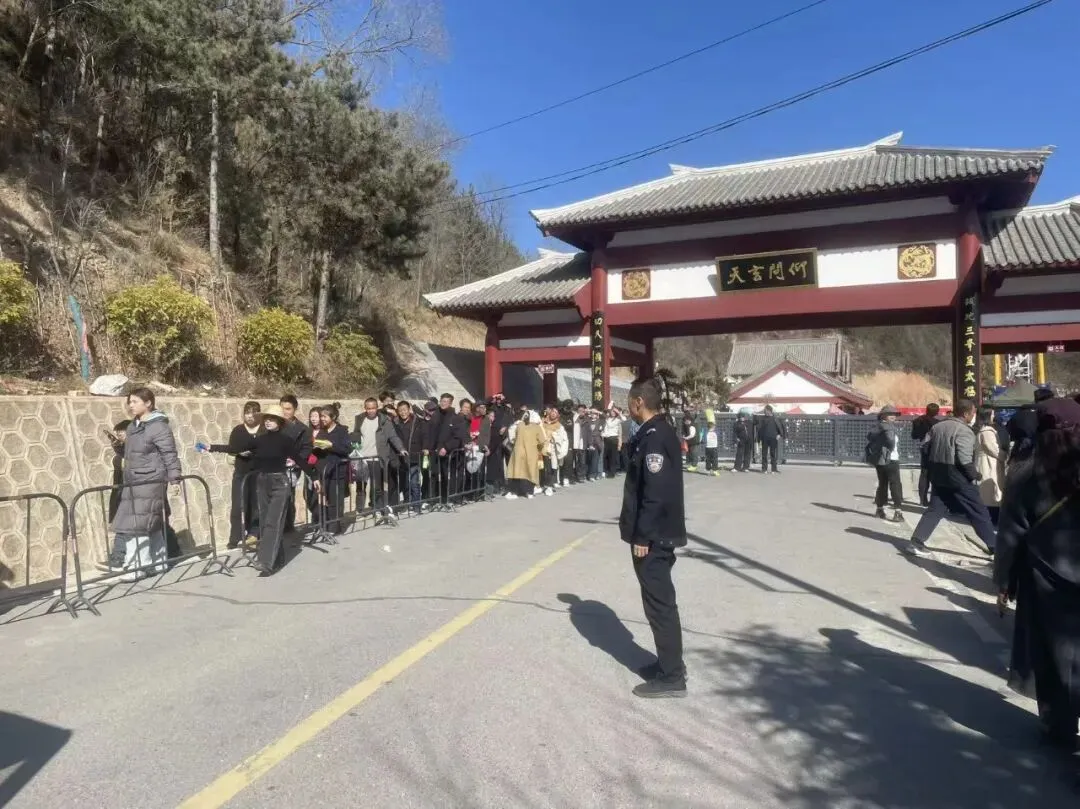 【新春走基层】旅游护平安——西和公安全力护航春节景区旅游安全