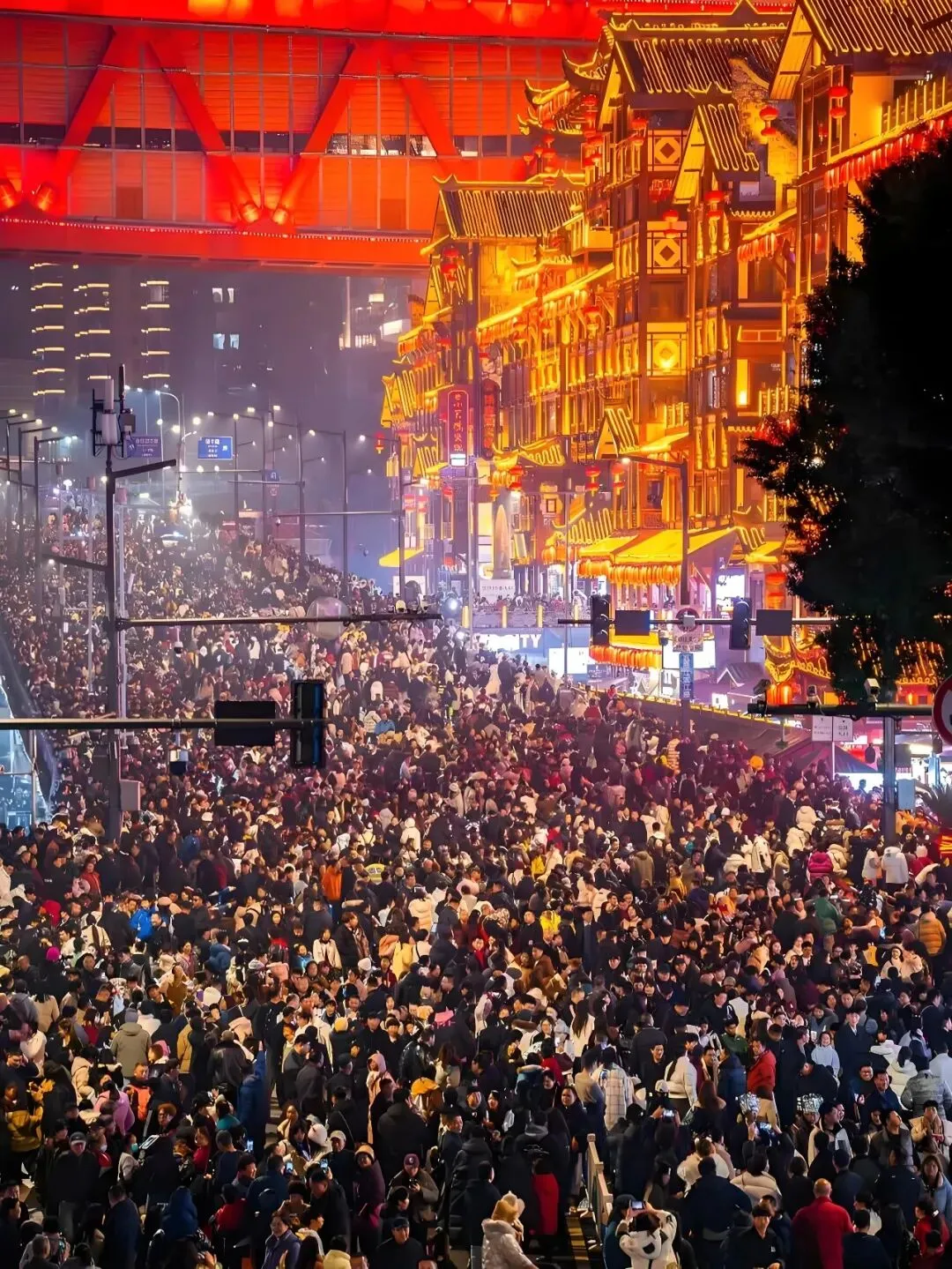 马年春节长假:景区为什么依旧到处是人山人海?