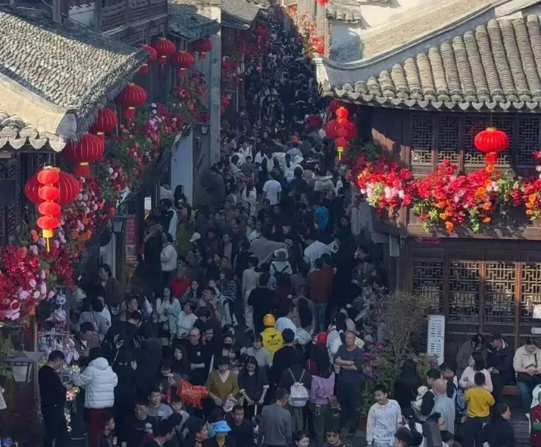 春节在岗全面保障5A级景区安保工作