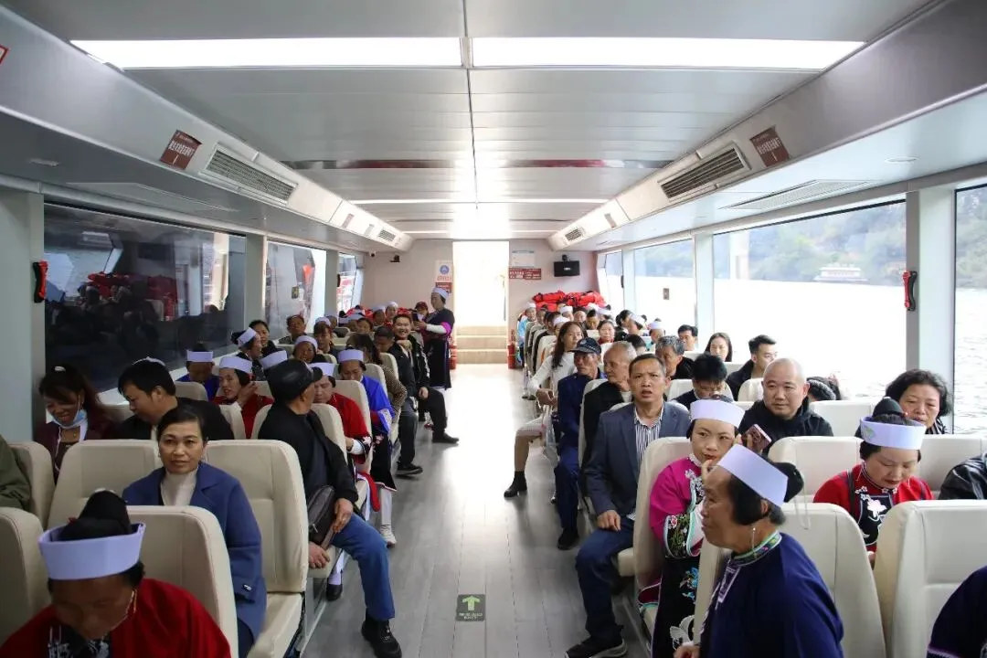 桥美峡奇!花江大峡谷迎新春旅游热潮