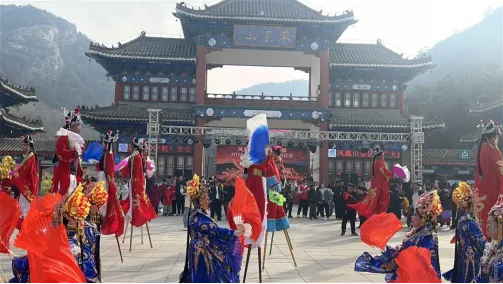 年味满凤山·欢乐度新春 朝阳凤凰山景区2026年春节黄金周圆满收官