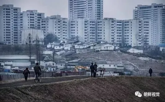 摄影师到朝鲜旅游,对朝鲜这些现象感到很好奇