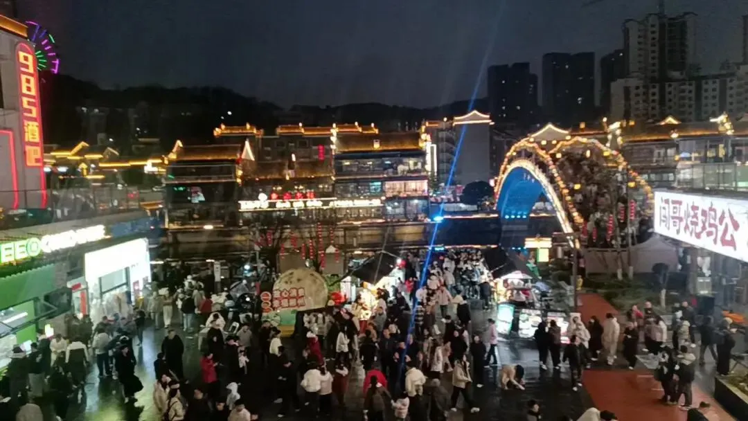 春节湖南湖北处处粤语,景区粤语横幅欢迎广东游客