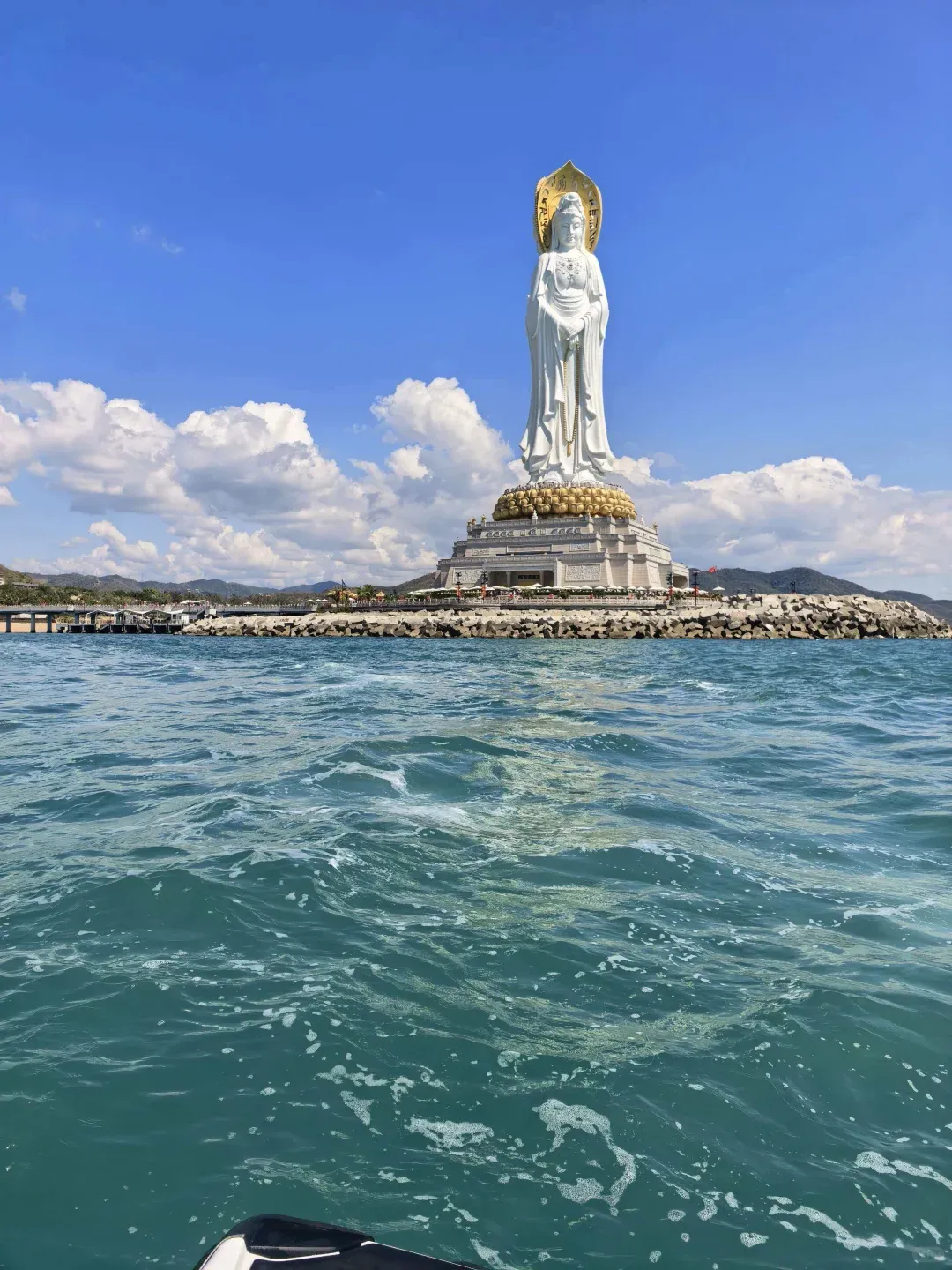 海南三亚:把全国景区饭碗砸漏了,是这长达一个月的椰风过年