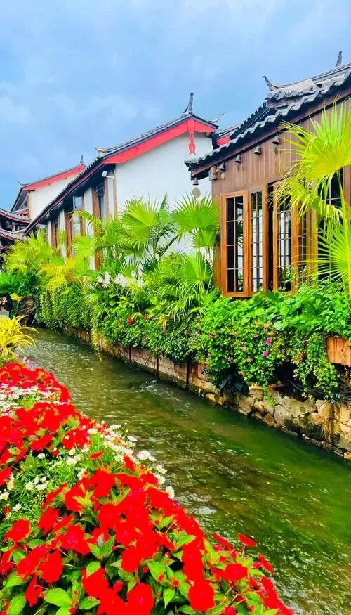 丽江:把全国景区饭碗砸漏了,是这纳西风情的古城过年