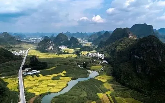 广西一景区火了!23 亿砸出 340 亩古城,想超过乌镇周庄?