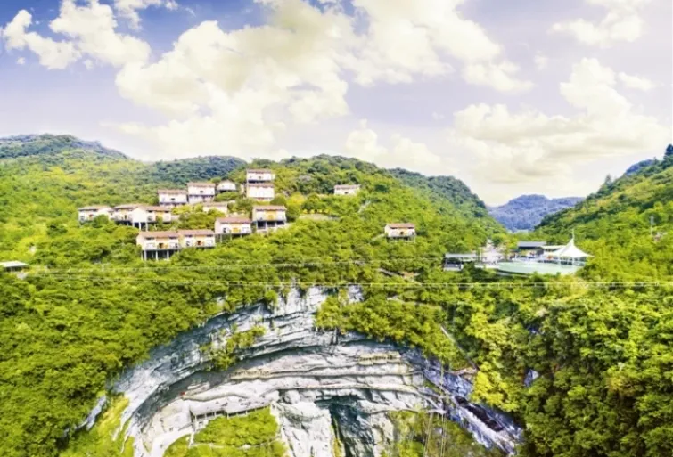 【罗城】乡村旅游带来红利 美了环境富了村民 “大天坑”变身“聚宝盆”