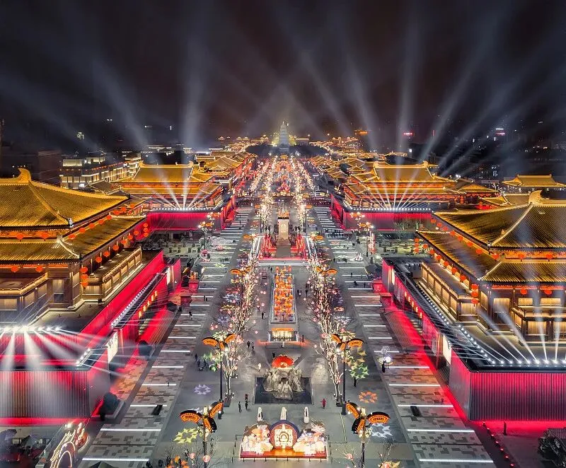 2026年最火景点实锤!不是网红城市,是这座一到夜晚就封神的古都.