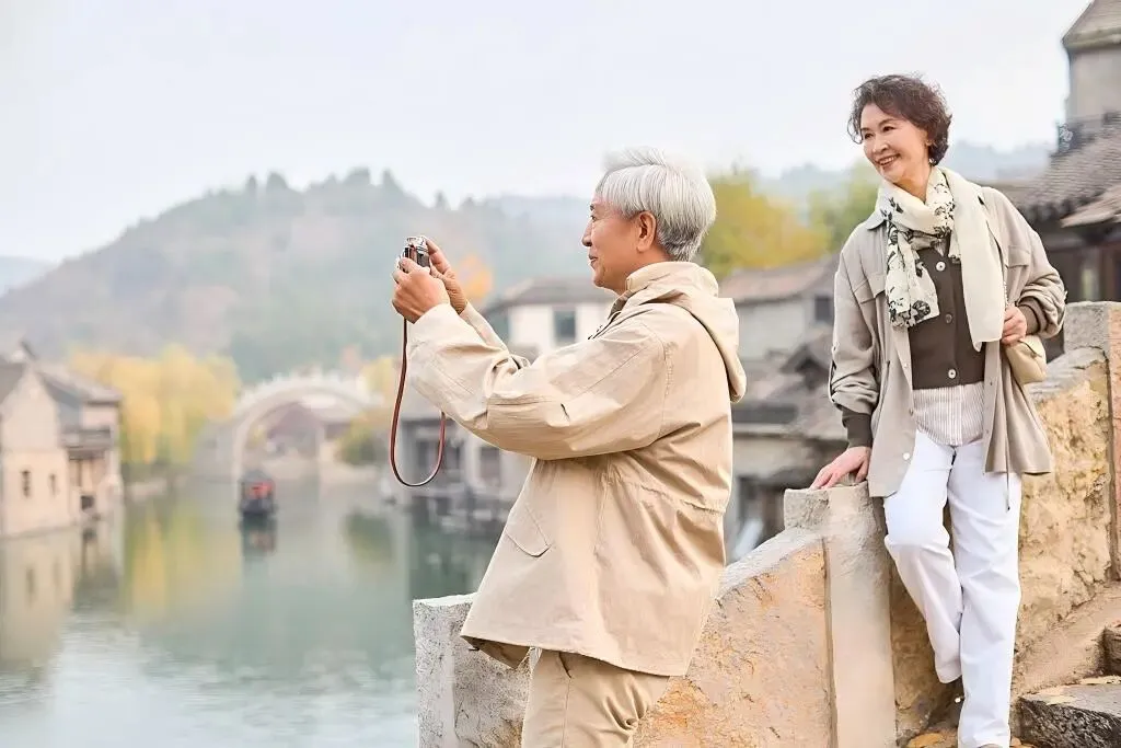 银发浪潮下的万亿蓝海:2026中国老年旅游市场规模预测