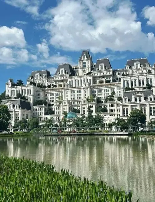 贵阳:把全国景区饭碗砸漏了,是这避暑清凉的林城过年