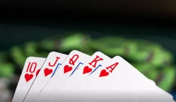 节日出游,不爱逛景点,却偏爱待在宾馆打牌:这不是浪费,是心在休息