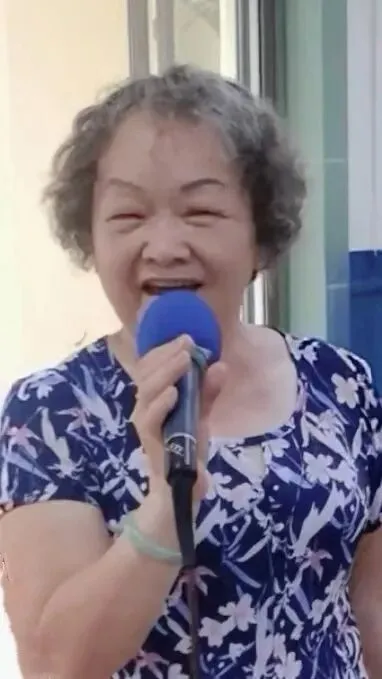 她老年开心的活法,不是聚会、养生,旅游,而是做有意义的事!