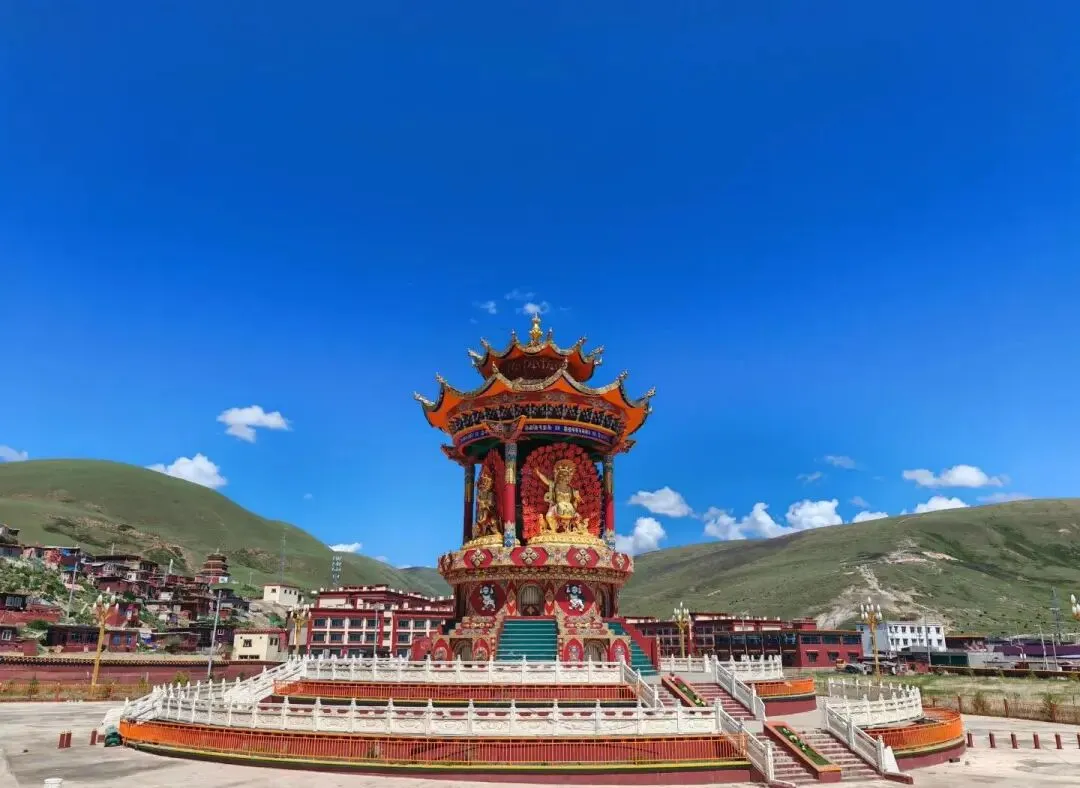 中国景区系列——亚青寺:水上佛国,藏地女儿国