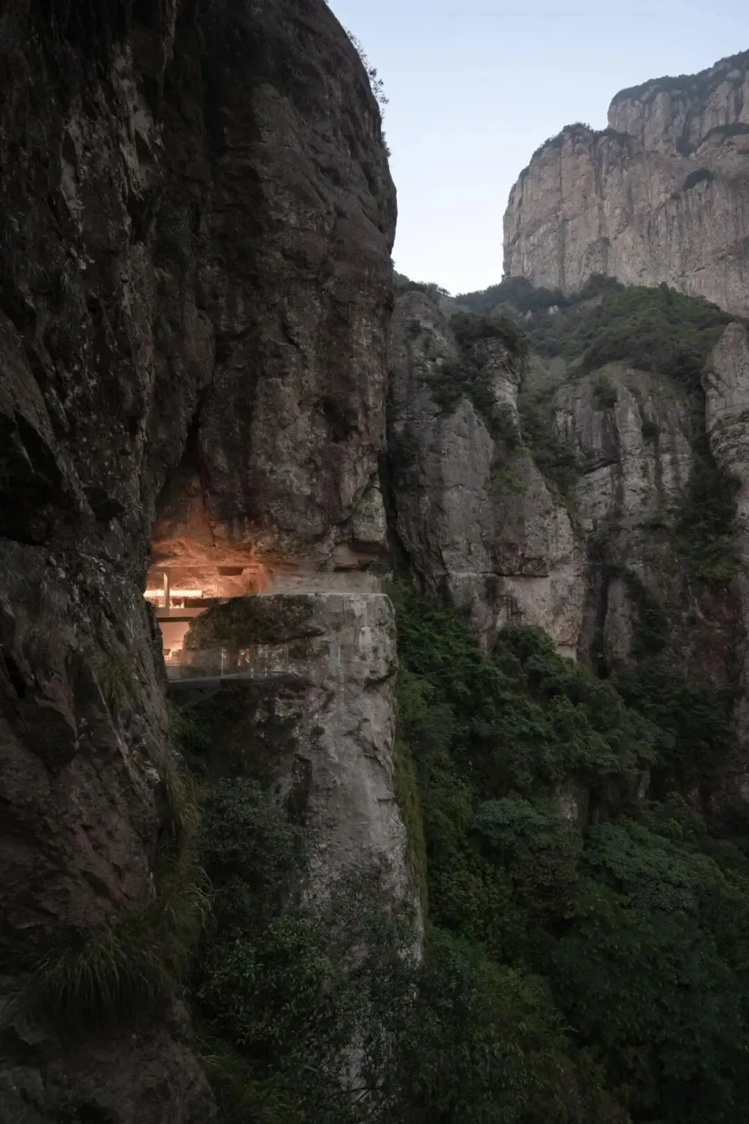 【规划设计】这家景区的悬崖咖啡馆,何以斩获国际室内设计大奖?