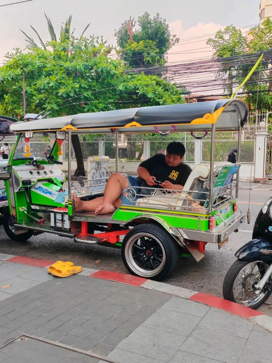 泰国旅游怎能不体验一下嘟嘟车