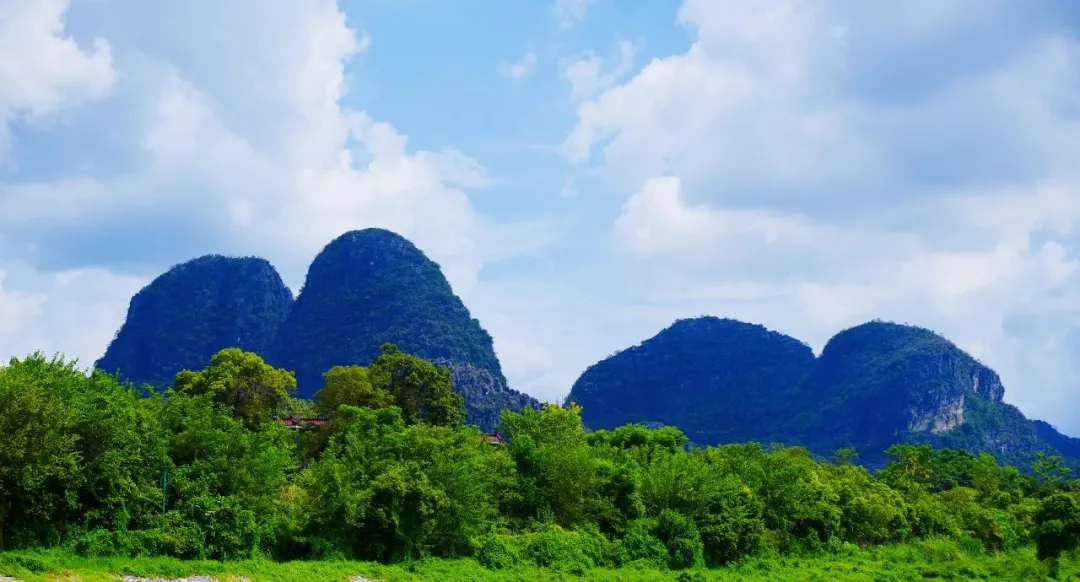 大批韩国人“霸占”桂林街头,打着旅游的幌子,不泛舟漓江不看象鼻山,到底被啥迷住了?