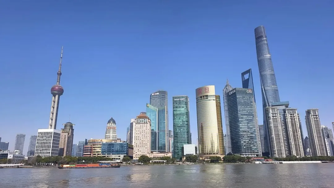 大量韩国人涌入上海,打着旅游的名义,不逛外滩不登东方明珠,究竟在盘算什么?