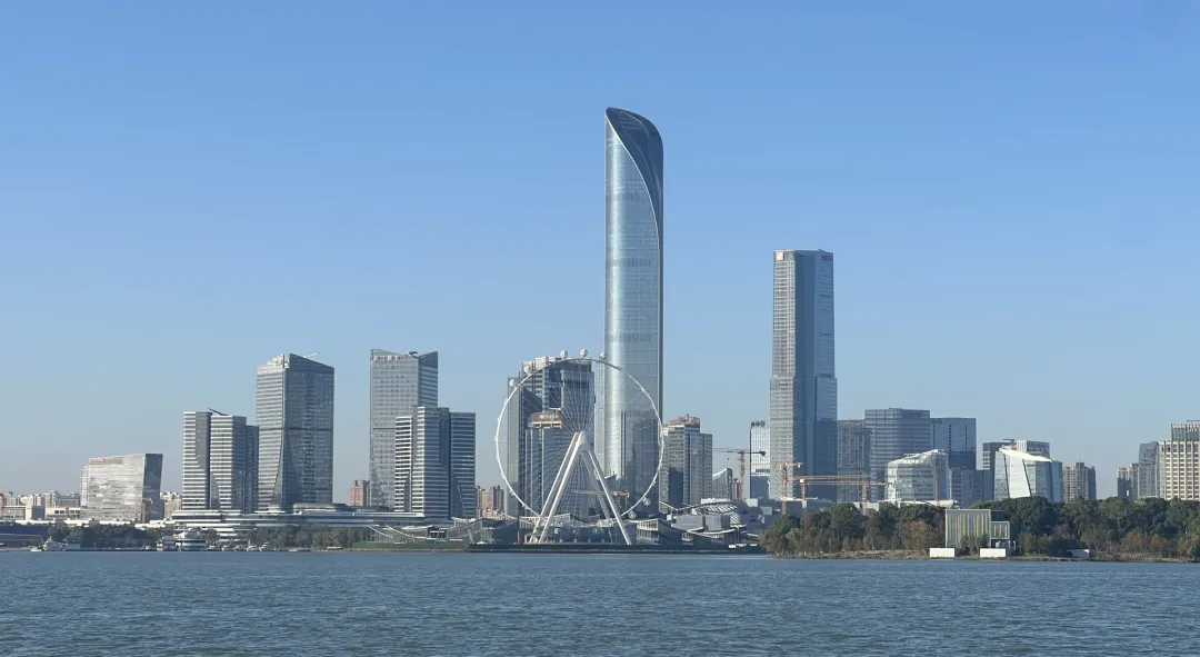 大批韩国人“霸占”江苏苏州街头,打着旅游的幌子,不进拙政园不听寒山寺钟声,到底被啥迷住了?