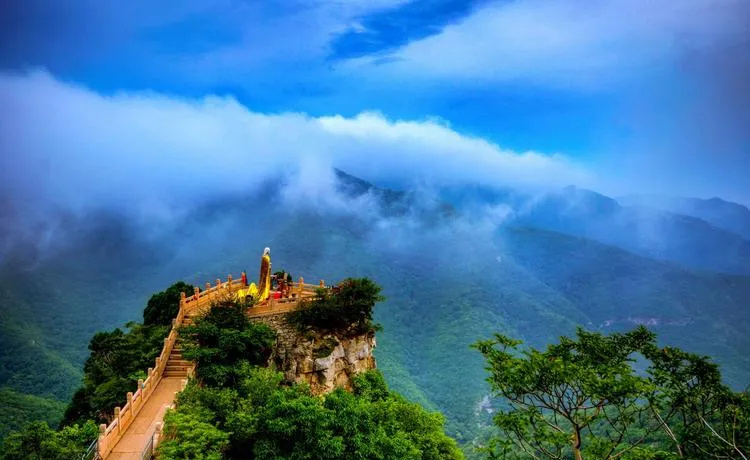 朝阳著名的旅游景点——凤凰山