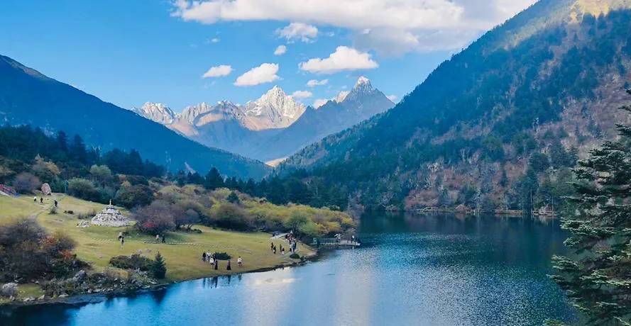 四川甘孜著名的旅游景点——康定情歌风景区