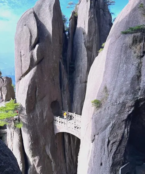 别只知道合肥!黄山这十大绝美景点,去过才懂奇松浪漫!