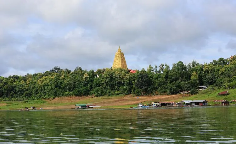 德宏著名的旅游景点——瑞丽江