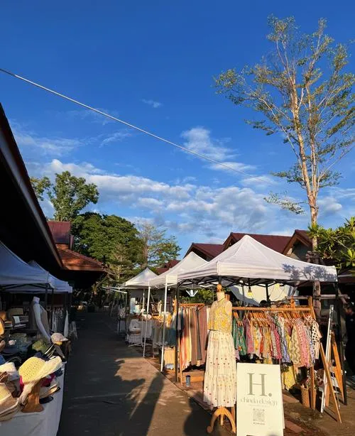 大量泰国游客涌入北海,打着旅游的幌子,不逛银滩,不吃海鲜,为什么?