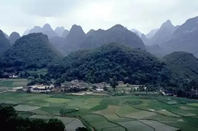 1985年,一个外国人去桂林旅游,发现一个游客都没有