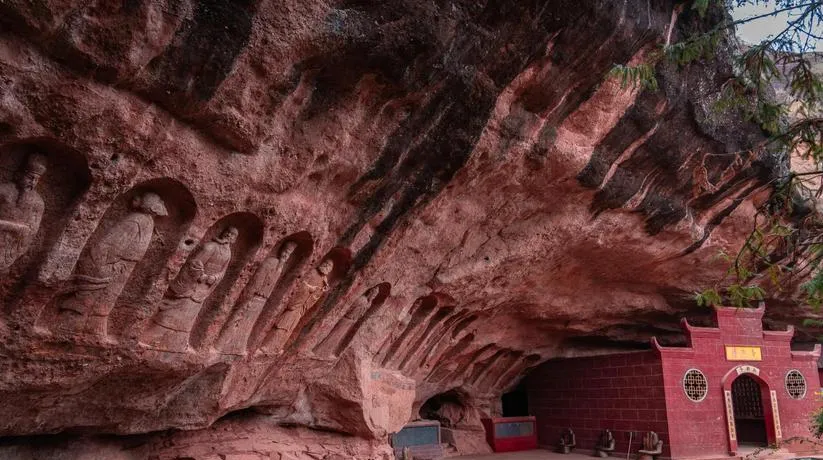 赣州著名的旅游景点——通天岩