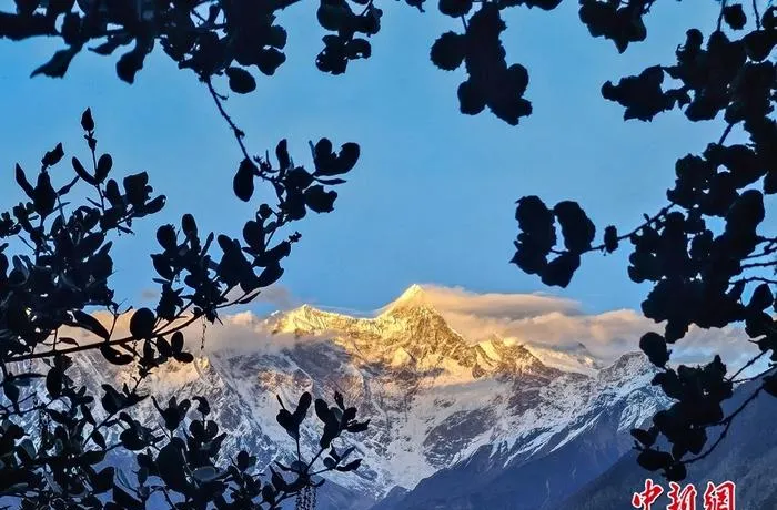 林芝著名的旅游景点——南迦巴瓦峰