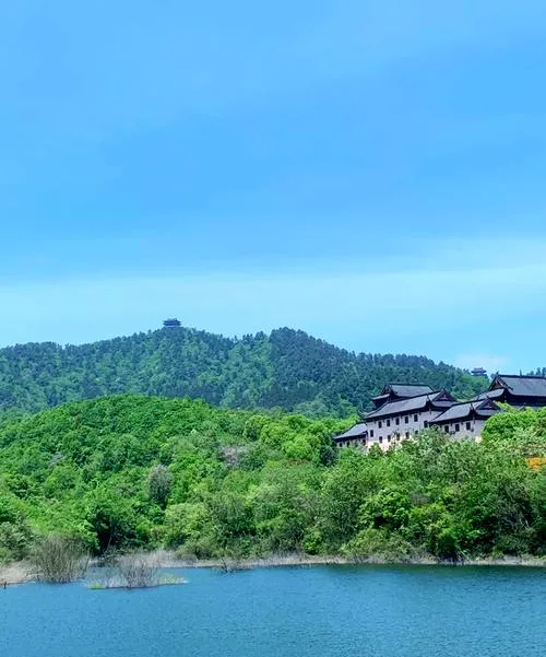 安庆著名的旅游景点——敬亭山