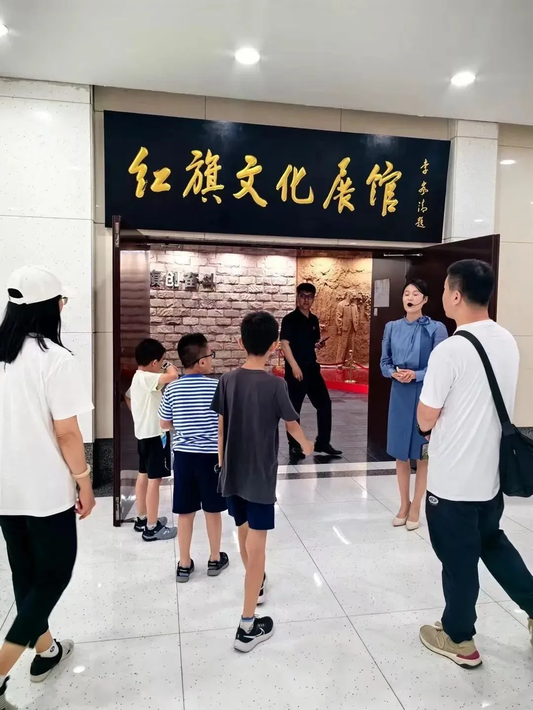 带娃旅游新思路:避开5A景区直接顶流工厂游!