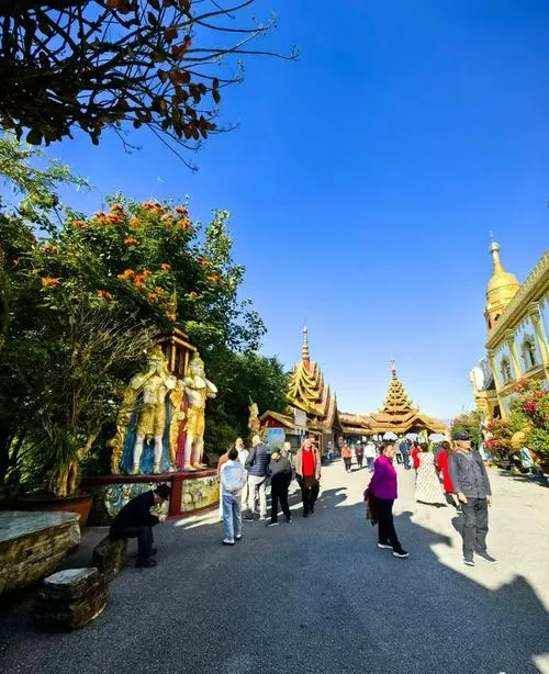 大量德国游客涌入瑞丽,打着旅游的幌子,不逛姐告口岸,不吃傣味撒撇,为什么?