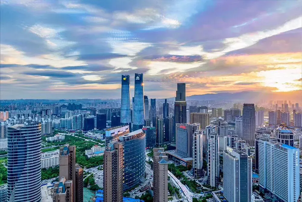 大量的韩国人涌入江西南昌,打着旅游的幌子,不登滕王阁不看八一大桥,究竟在掩盖什么?