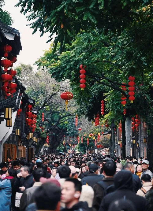 大量印度游客涌入福州,打着旅游的幌子,不逛西湖公园,不吃肉燕,为什么?