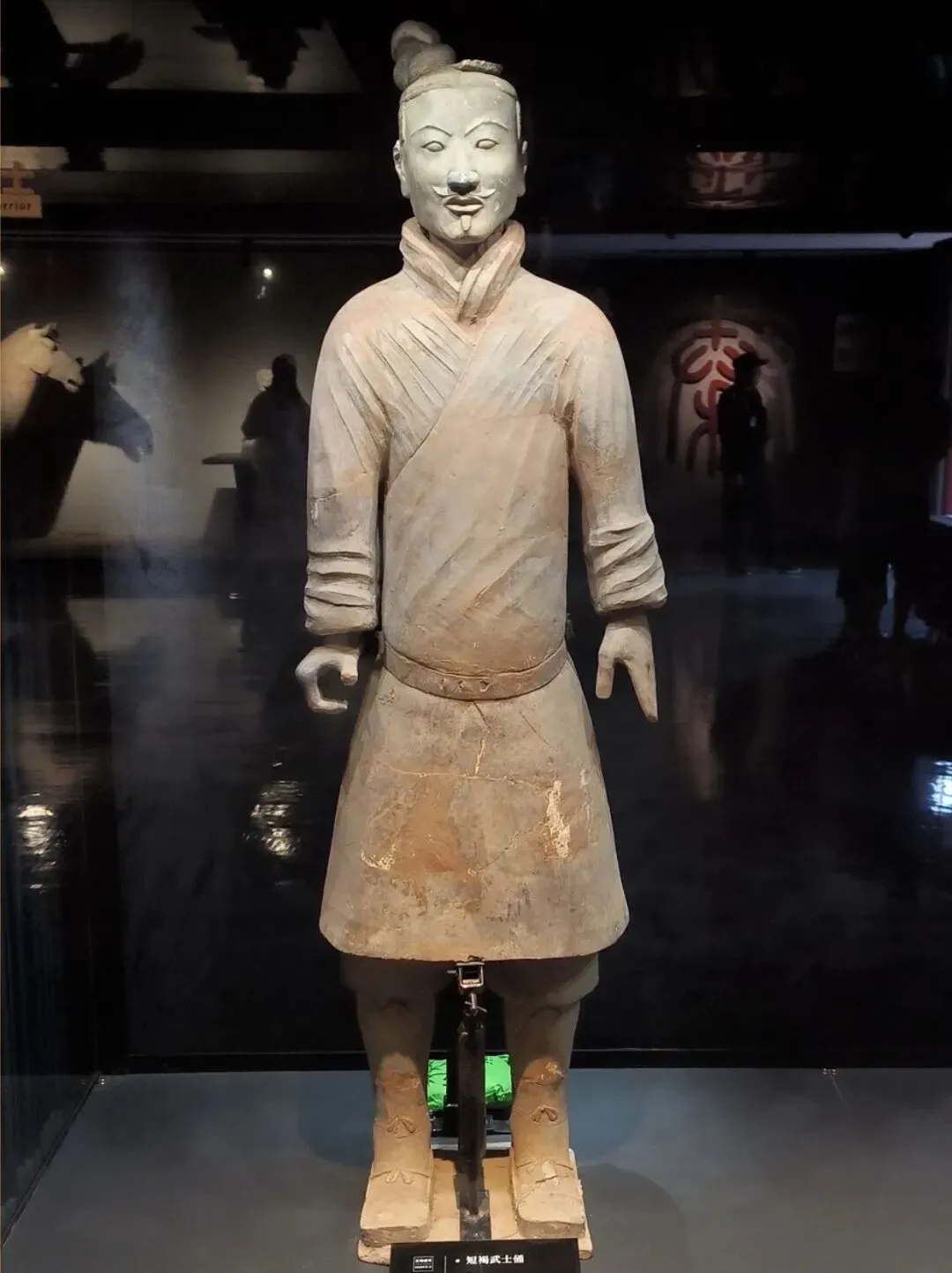 第一尊出土的兵马俑,不在兵马俑景区,可以免费看!