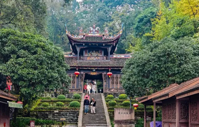 成都一城隍庙,在5A景区旁,壮观幽深,门票0元却少有人知