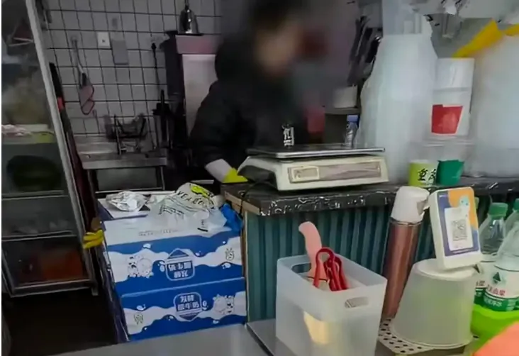 从满心欢喜到堵得慌,景区水果捞到底切了谁?