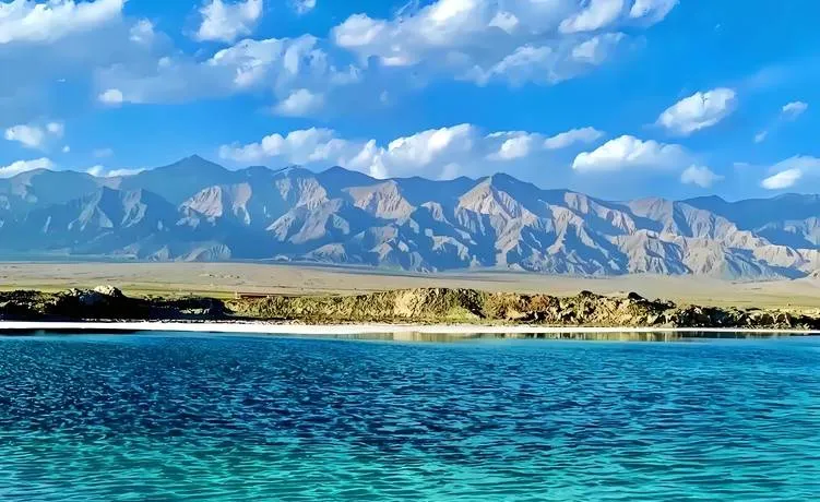 西宁著名的旅游景点——青海湖