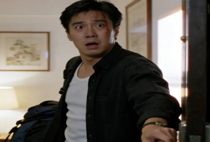 男子在外旅游突然接到邻居电话:你家灯怎么一直不关?男子越想越心慌,谁料,买票赶回家后当场泪崩...