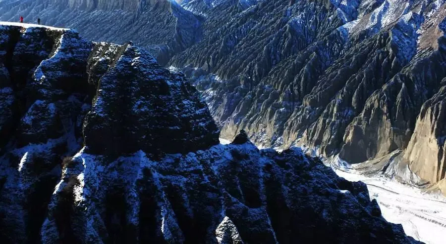 用旅行指南的方式打开《九州缥缈录》预告片