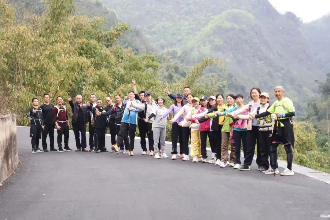 二十六公里逐风去,一路同行赴景区