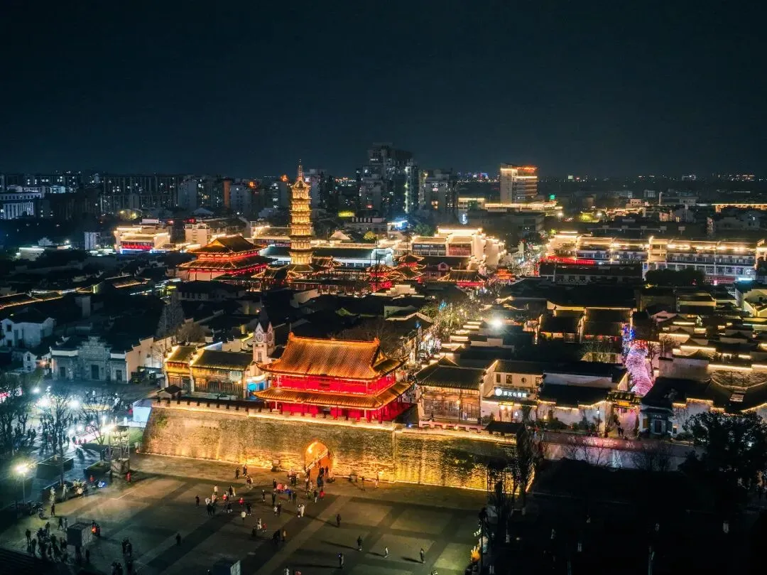 浙江衢州旅游攻略:南孔圣地,衢州有礼,一半是仙霞云雾,一半是衢江烟火.碳水与辣椒的天堂,衢州美食暴击预警!