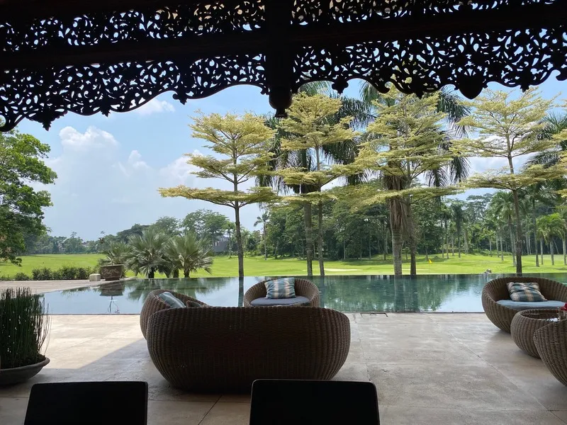 旅行指南 | 泗水5家坐拥高尔夫绿景的神仙餐厅 & 咖啡馆