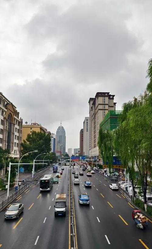 谁说旅行必须做攻略?在西宁街头随意Citywalk,才是打开春天的正确方式